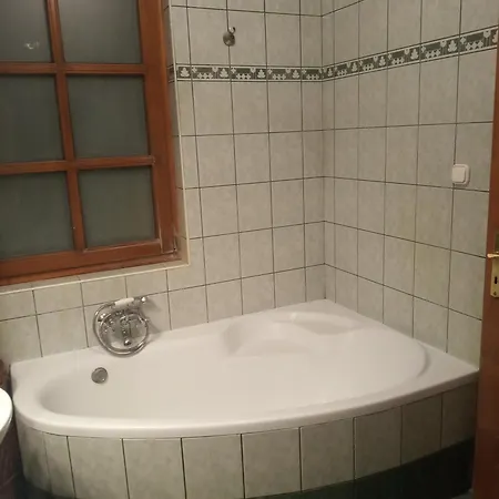 Konukevi Vendeghaz A Csabay Kuriahoz