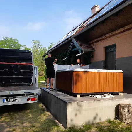 Vendeghaz A Csabay Kuriahoz 4* Lakitelek