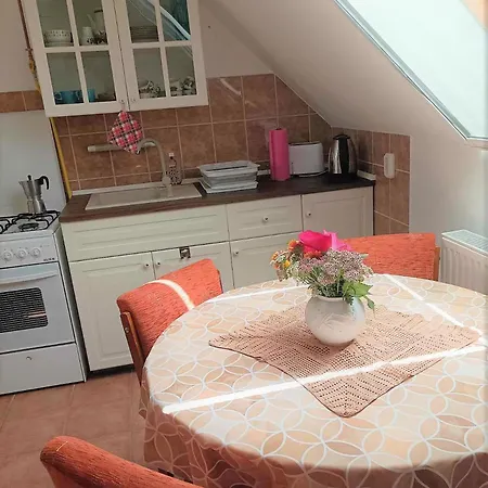 Vendeghaz A Csabay Kuriahoz 4* Lakitelek